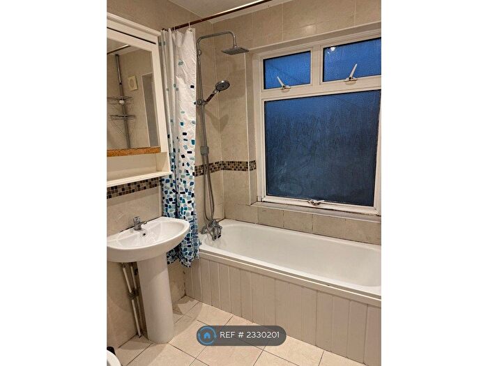 3 Bedroom Semi-Detached House To Rent In Windsor Avenue, Hillingdon, UB10