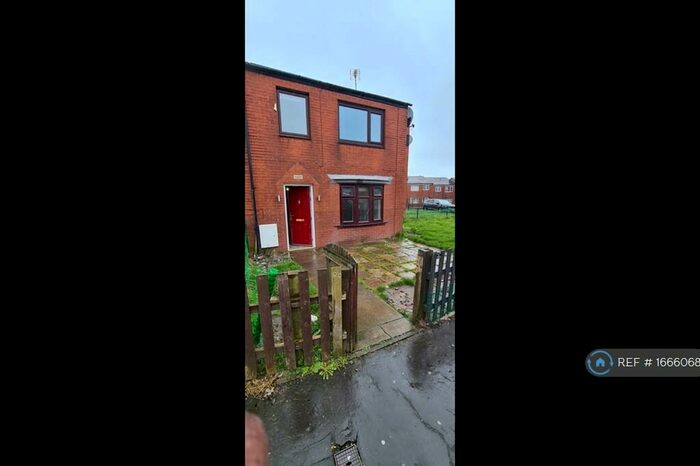3 Bedroom Terraced House To Rent In Green Meadow, Rochdale, OL12