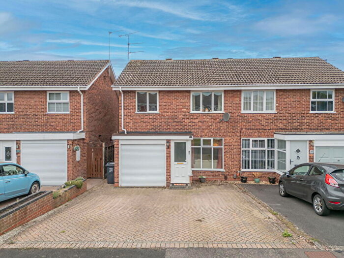 3 Bedroom Semi-Detached House For Sale In Flaxley Close, Winyates Green, Redditch, B98