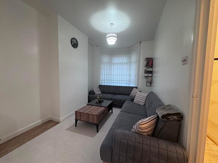 3 Bedroom Terraced House To Rent In Forest Road, Edmonton, N9