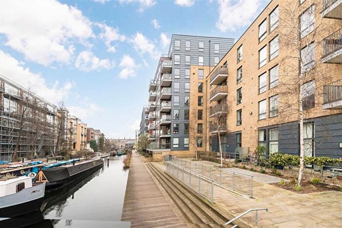 3 Bedroom Flat For Sale In Hertford Road, Islington, N1