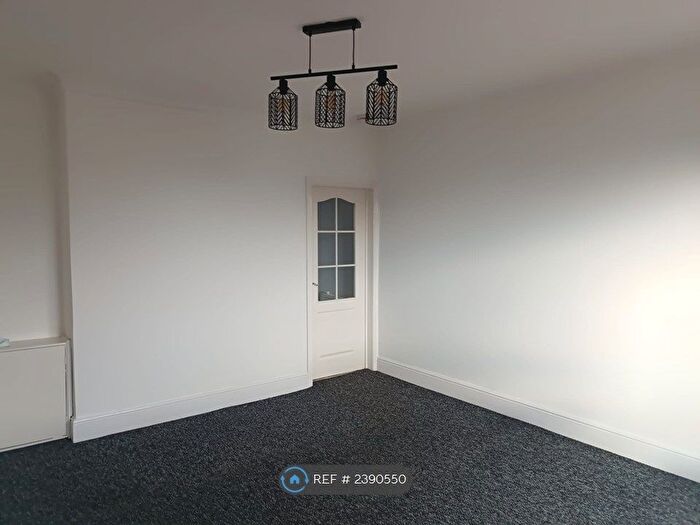 2 Bedroom Flat To Rent In Sunnyside Crescent, Mauchline, KA5