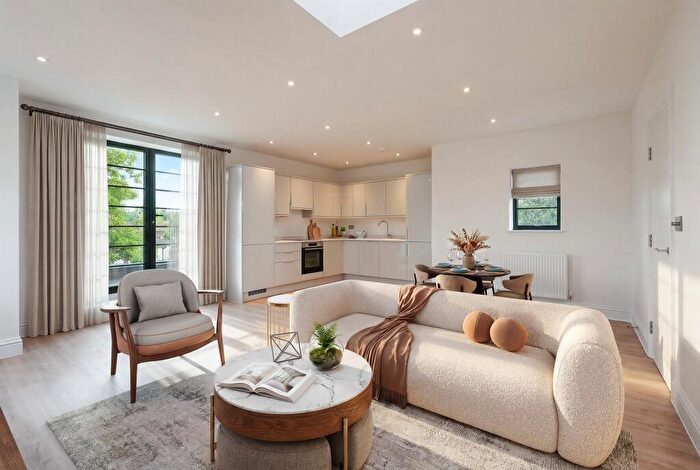 3 Bedroom Penthouse For Sale In Barton Green, New Malden, KT3