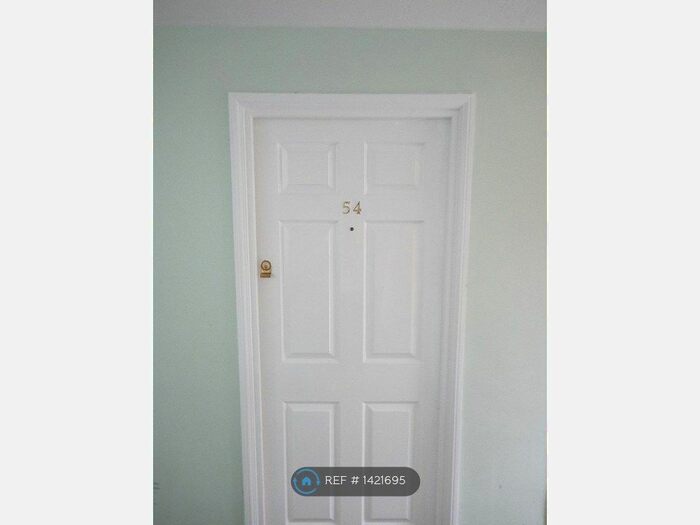2 Bedroom Flat To Rent In Calico Close, Salford, M3