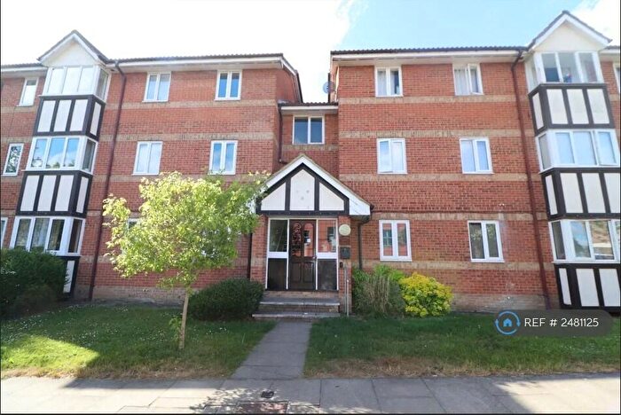 2 Bedroom Flat To Rent In Chandlers Drive, Erith, DA8
