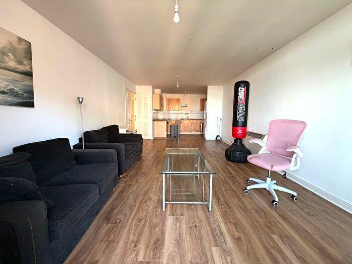 1 Bedroom Apartment For Sale In Sheerness Mews, Galleons Lock, E16