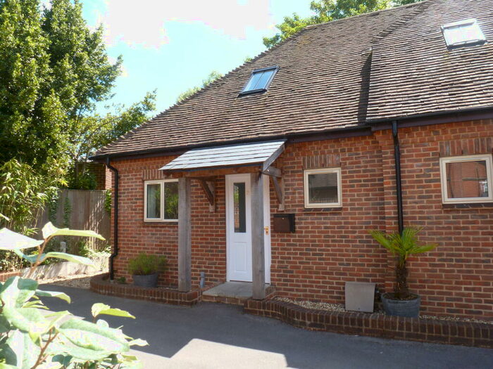 2 Bedroom House To Rent In Millstream Cottages, Romsey, SO51