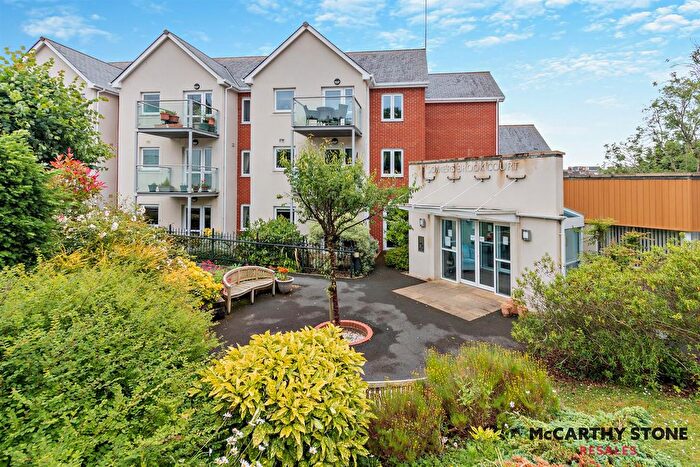 1 Bedroom Flat For Sale In Somers Brook Court, Newport, Isle Of Wight, PO30