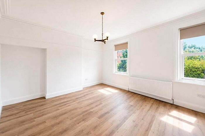 2 Bedroom Apartment To Rent In Flixton Road, Urmston, Manchester, M41