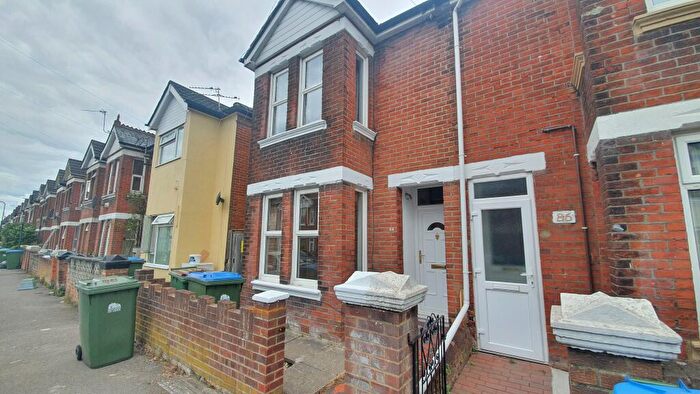 3 Bedroom Terraced House To Rent In Malmesbury Road, Shirley, Southampton, SO15