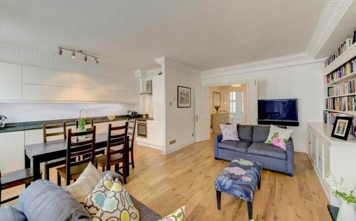 3 Bedroom Flat To Rent In South Audley Street, Mayfair, London, W1K