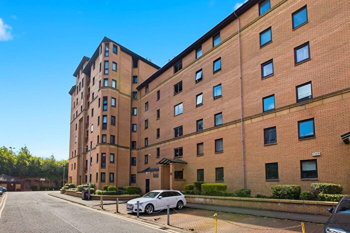 2 Bedroom Flat For Sale In Parsonage Square, Rothesay House, G4