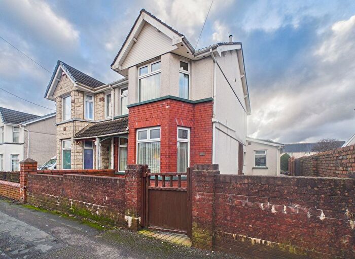 3 Bedroom Semi-Detached House For Sale In Badminton Grove, Ebbw Vale, NP23