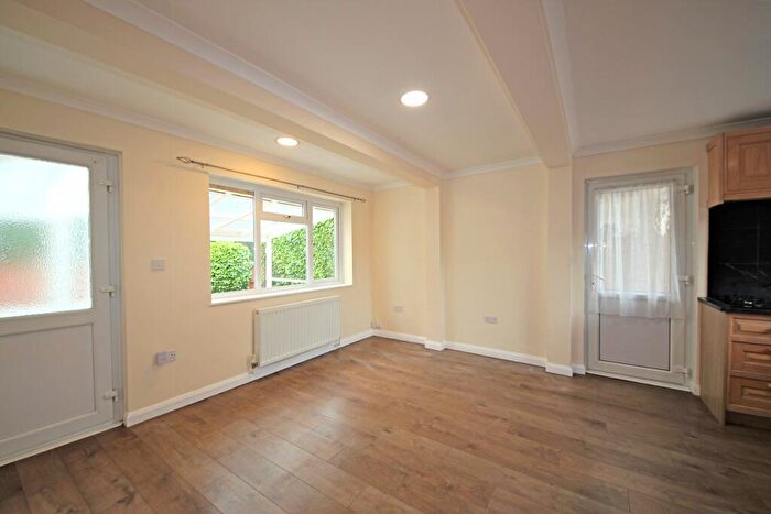 2 Bedroom Detached Bungalow To Rent In Kinson Road, Bournemouth, BH10