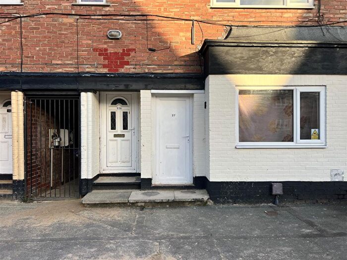 1 Bedroom Flat To Rent In Colescliffe Road, Scarborough, YO12