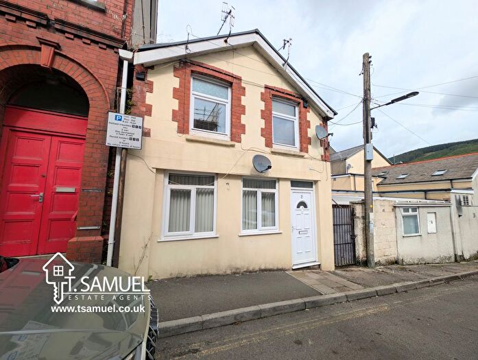 1 Bedroom Flat For Sale In Knight Street, Mountain Ash, CF45