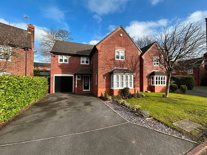 4 Bedroom Detached House For Sale In Astley Hall Drive, Tyldesley, M29