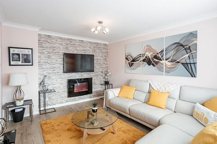5 Bedroom Semi-Detached House For Sale In Cleekim Road, Edinburgh, EH15