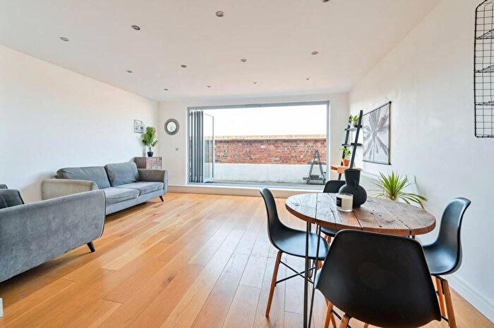3 Bedroom Penthouse To Rent In Queens Row, Elephant And Castle, London, SE17