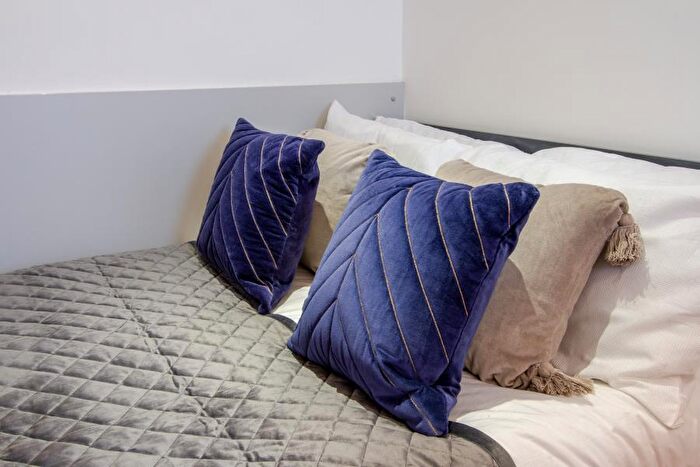 Apartment To Rent In Classic Studio Orbital House, NG7