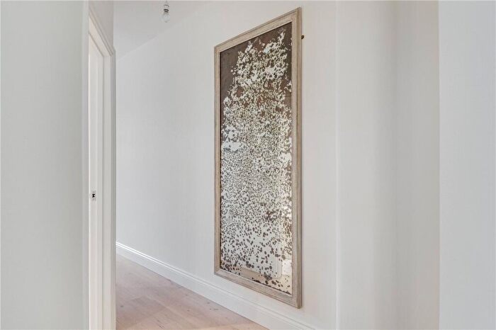 2 Bedroom Apartment To Rent In Clifford Gardens, Kensal Rise, London, NW10