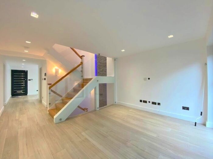 4 Bedroom Town House To Rent In Greyfell Close, Stanmore, Middlesex, HA7