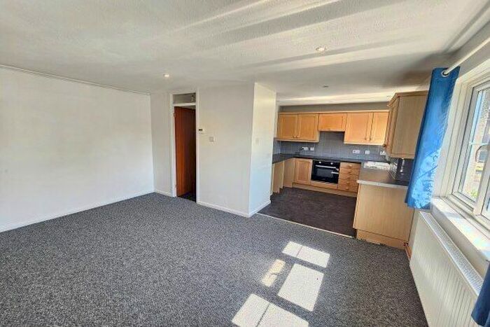 Studio To Rent In Ellenswood Close, Maidstone, ME15