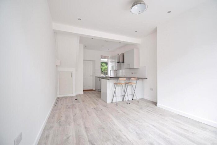 3 Bedroom Terraced House To Rent In Longfield Road, Sheffield, S10