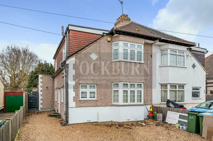 3 Bedroom Semi-Detached House To Rent In Cradley Road, London, SE9