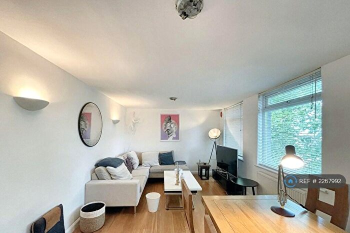 1 Bedroom Flat To Rent In Philip Court, London, N6