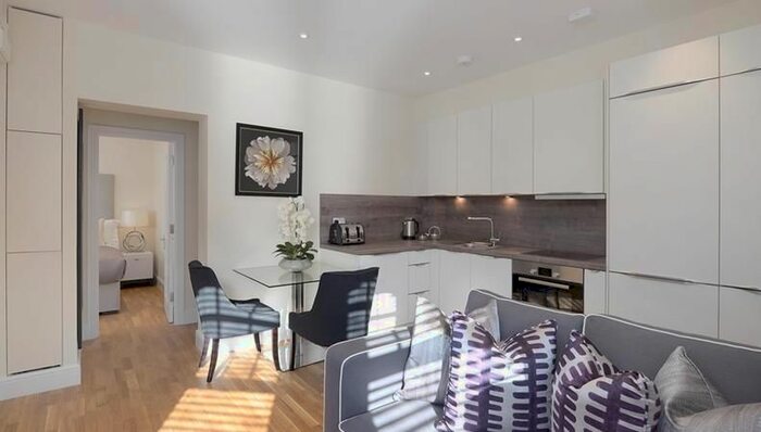 1 Bedroom Flat To Rent In Hamlet Gardens, Ravenscourt Park, London, W6