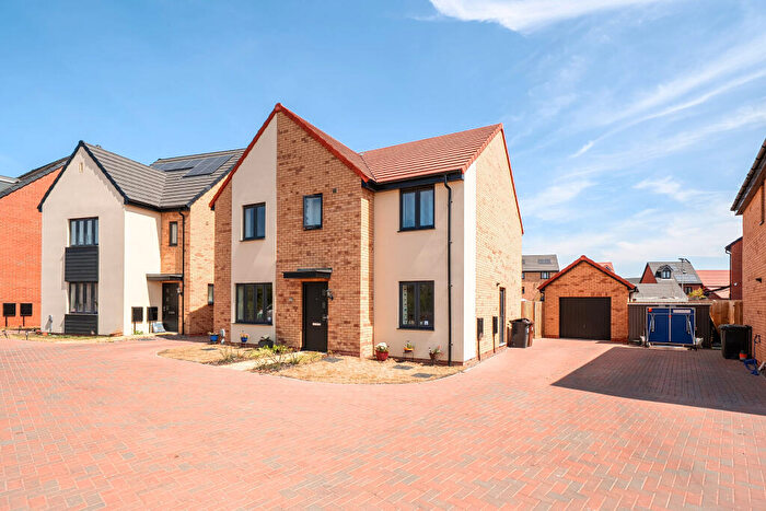 4 Bedroom Detached House For Sale In Highgate Close, Hampton Woods, Peterborough, PE7