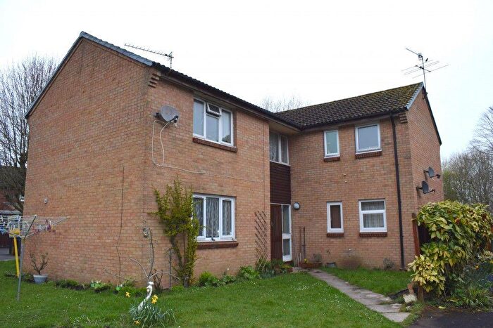 Studio To Rent In Colborne Close, Chippenham, SN15
