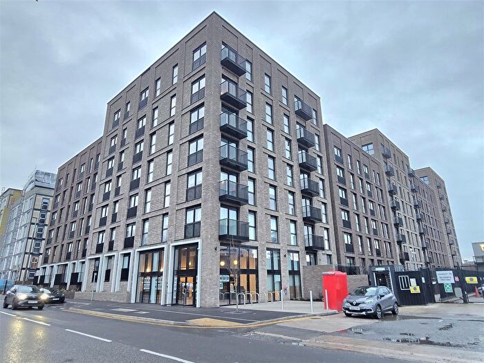 1 Bedroom Flat To Rent In Berkeley Square, Salford, M5