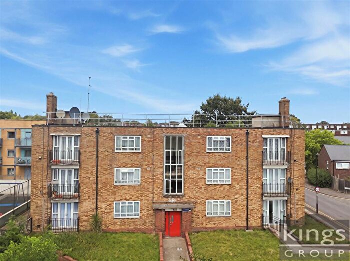3 Bedroom Flat For Sale In Ida Road, London, N15