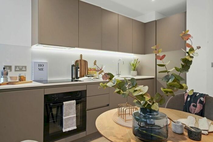 Studio To Rent In Long Acre, London, WC2E