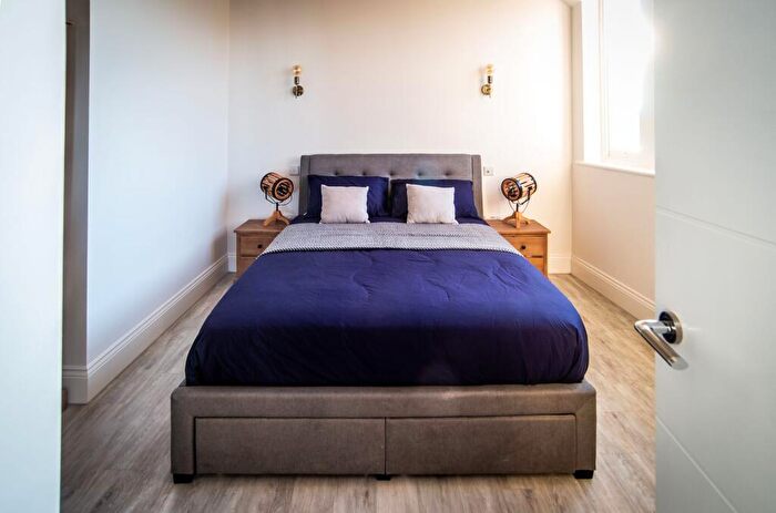 1 Bedroom Flat To Rent In Wheeler Gate, Nottingham, NG1