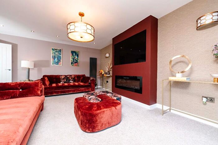 4 Bedroom Detached House For Sale In The Glade, Wyllie, Blackwood, NP12