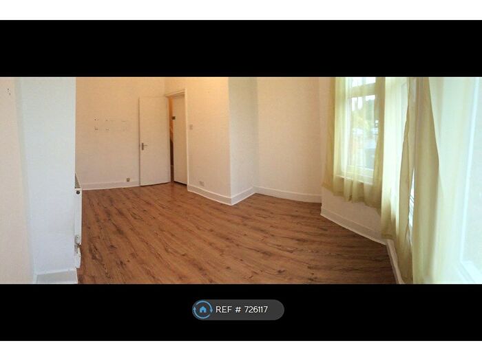 2 Bedroom Flat To Rent In Fredericks Place, London, N12