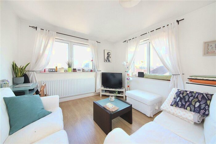 2 Bedroom Apartment To Rent In Millennium Place, Bethnal Green, London, E2