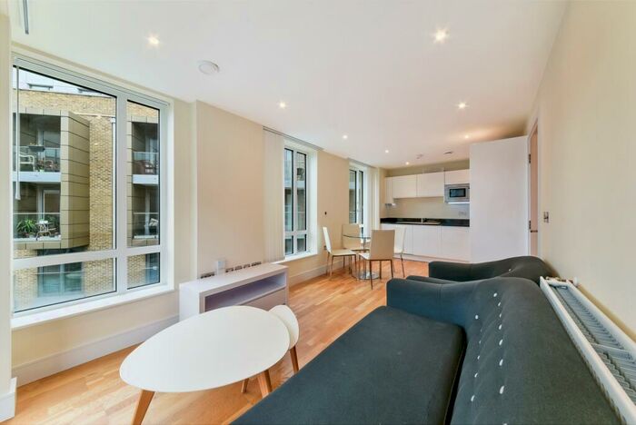 2 Bedroom Apartment To Rent In Elite House, Canary Gateway, Limehouse, E14