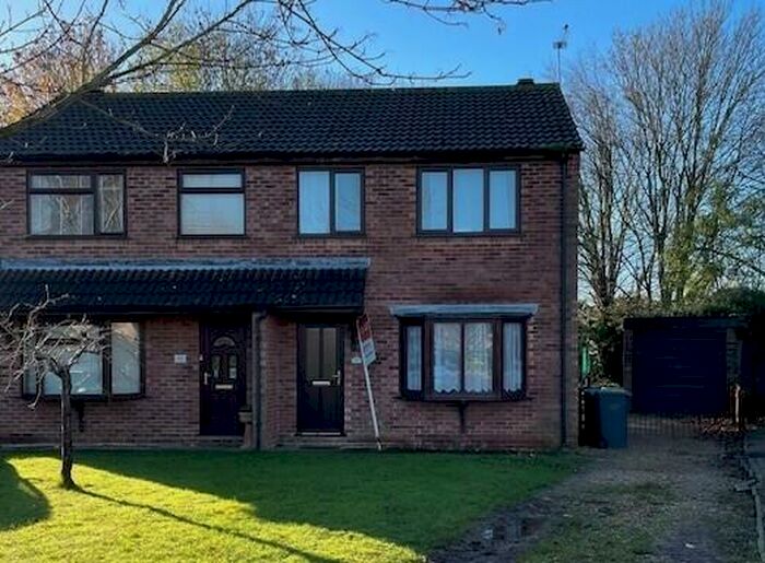 3 Bedroom Semi-Detached House To Rent In Ambleside Close, Sleaford, NG34
