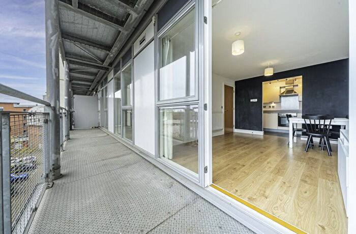 2 Bedroom Apartment To Rent In Mason Way, Park Central, B15