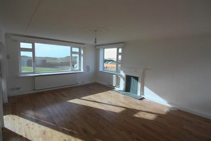 3 Bedroom Flat To Rent In Weston Court, Burbo Bank Road South, Blundellsands, L23