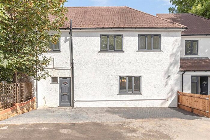 3 Bedroom Terraced House For Sale In Lullington Road, London, SE20