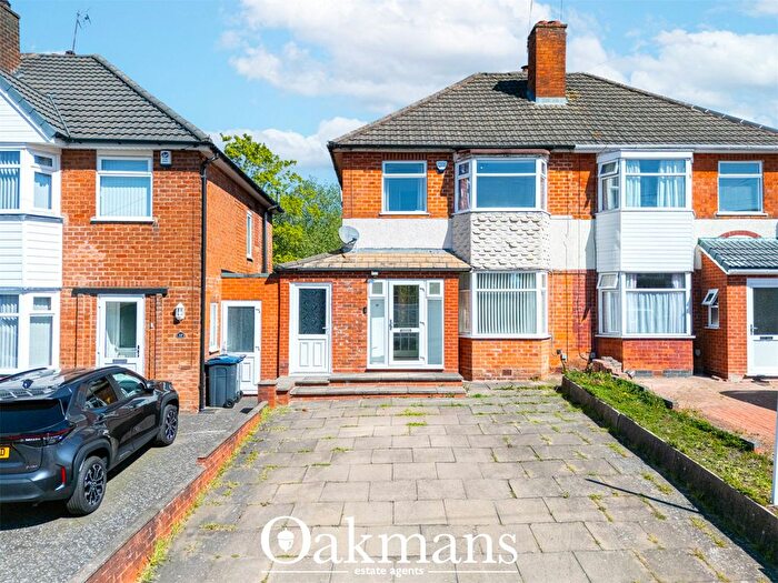 3 Bedroom Semi-Detached House For Sale In Worlds End Avenue, Quinton, Birmingham, West Midlands, B32