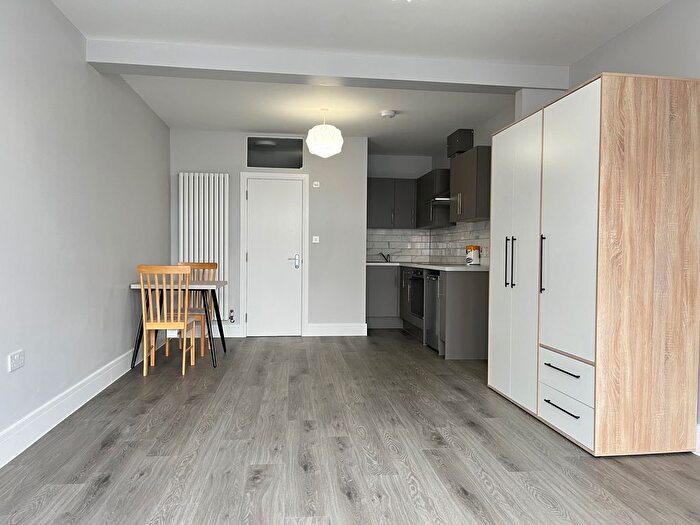 Studio To Rent In Selhurst Road, Edmonton, N9