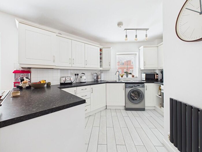 2 Bedroom Apartment For Sale In Shaw Gardens, Gedling, Nottingham, NG4