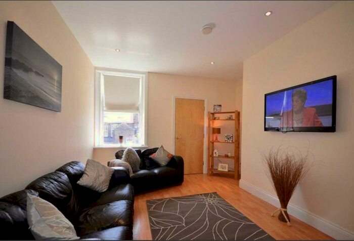 5 Bedroom Maisonette To Rent In Grosvenor Gardens, Jesmond Vale, Newcastle Upon Tyne, NE2