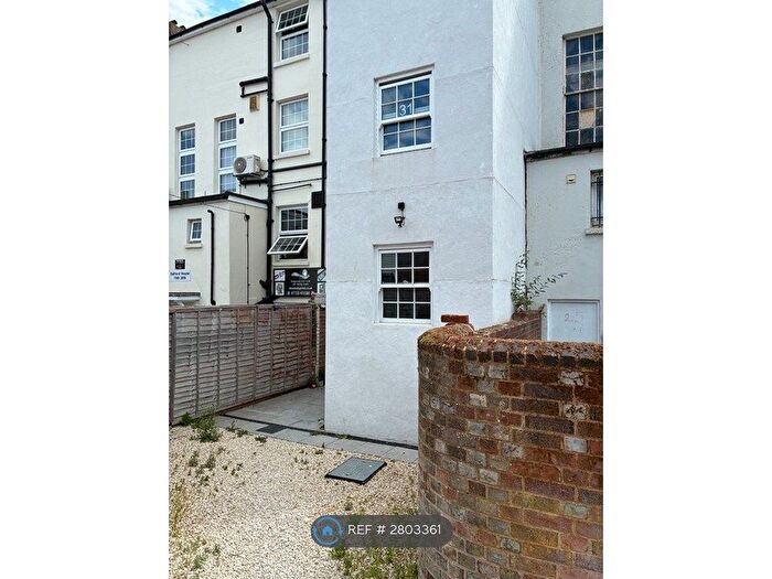 1 Bedroom Flat To Rent In Waterloo Road, Tonbridge, TN9